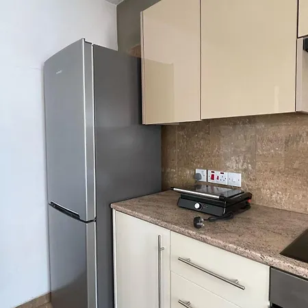 아파트 2br Seaview In Prime Location 1 Min From Sea