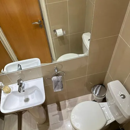 2br Seaview In Prime Location 1 Min From Sea 라르나카