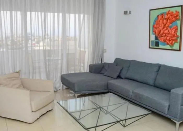 2br Seaview In Prime Location 1 Min From Sea