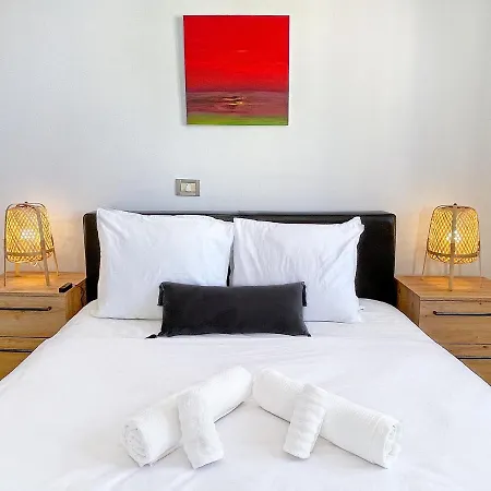 2br Seaview In Prime Location 1 Min From Sea * Larnaca