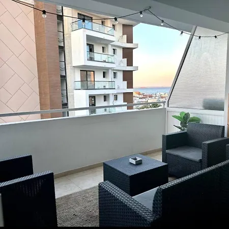 Apartment 2br Seaview In Prime Location 1 Min From Sea *