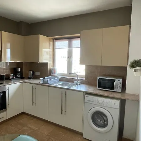 2br Seaview In Prime Location 1 Min From Sea דירה לרנקה
