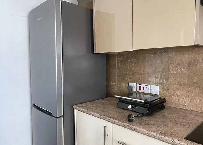 Διαμέρισμα 2br Seaview In Prime Location 1 Min From Sea